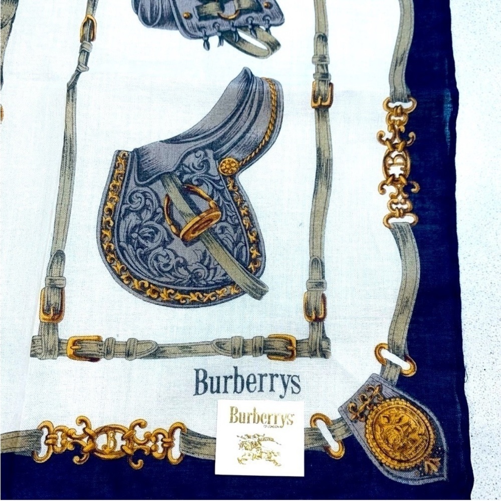 BURBERRY Scarf - Picture 2 of 7